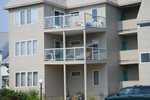 Glass-Railings-on-Apartment-Building